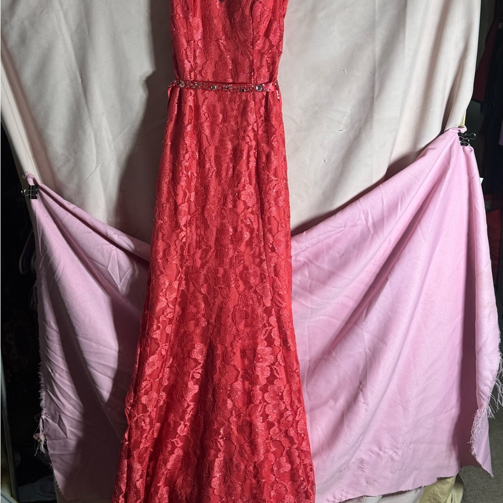 B Darlin Red Plunge Neck Formal Maxi Gown Size 1/2 Homecoming Prom